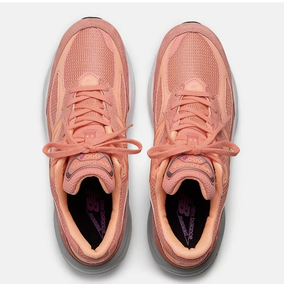 New Balance 990 V6 - Picture 4 of 8